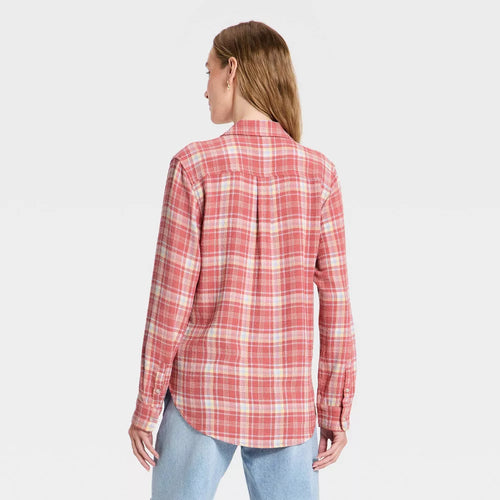 Women's Long Sleeve Collar Button-Down Shirt - Universal Thread™